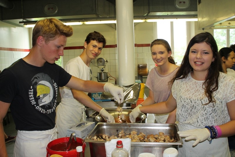 Village Camps International Summer Camp Leysin, Switzerland 2026-07-14 https://www.villagecamps.com/journals_admin/images/685-42-intlnightprep (14).jpg